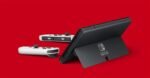 Nintendo Switch (OLED-Modell) mit Dockingstation und weißen Joy-Con-Controllern – Image 7